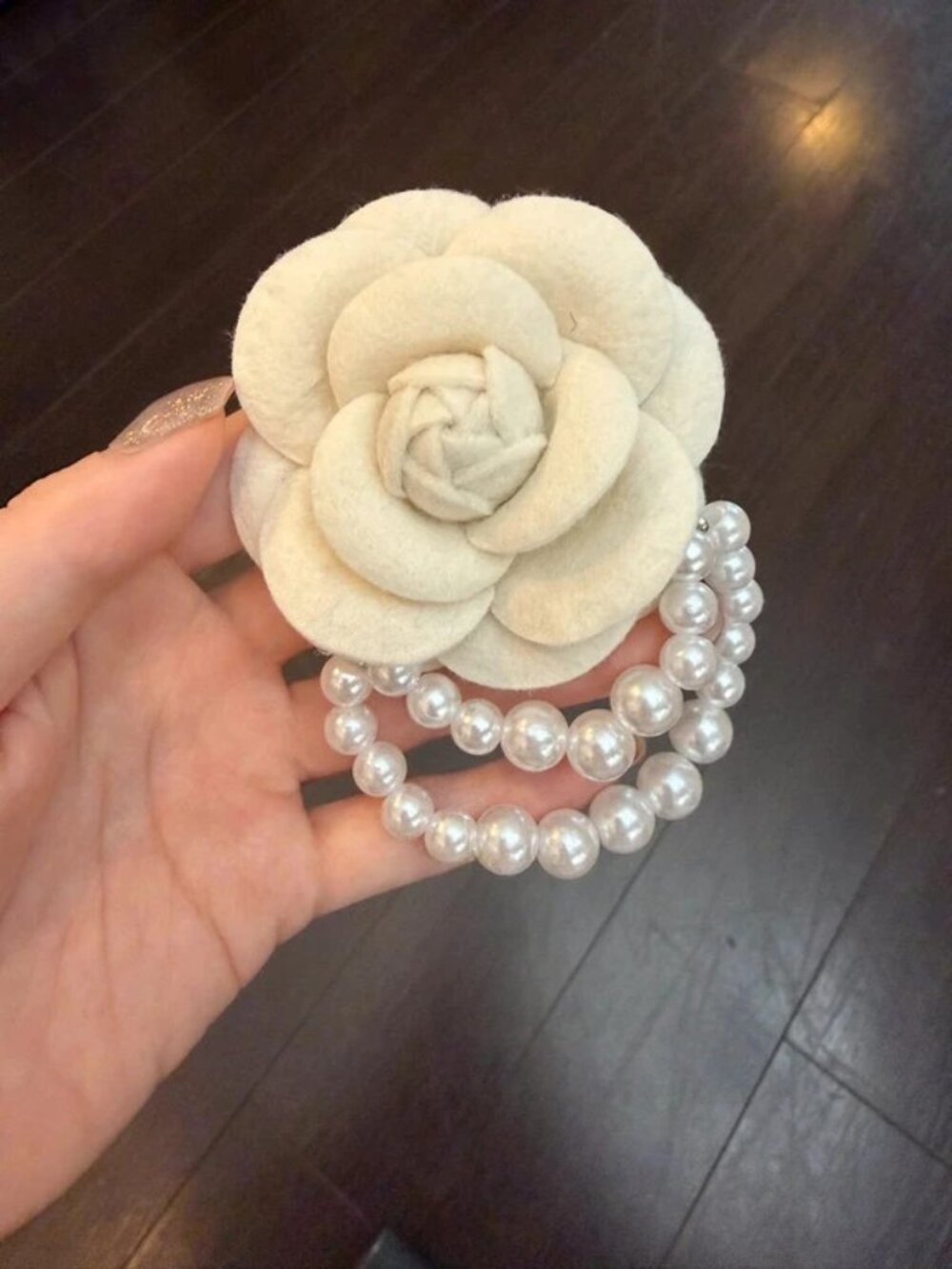 White Camellia Flower Brooch Pin Pearl Chain Elegant Vintage Style